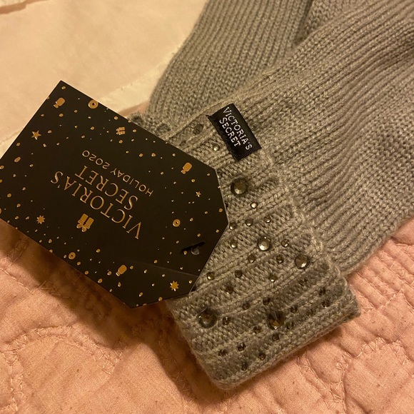 NWT VS Gloves - Picture 3 of 4